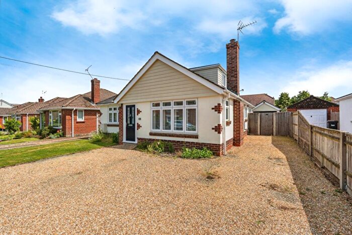 3 Bedroom Bungalow For Sale In Wood Road, Ashurst, Southampton, Hampshire, SO40