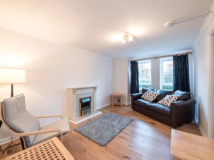 2 Bedroom Flat To Rent In West Savile Gardens, Edinburgh, EH9