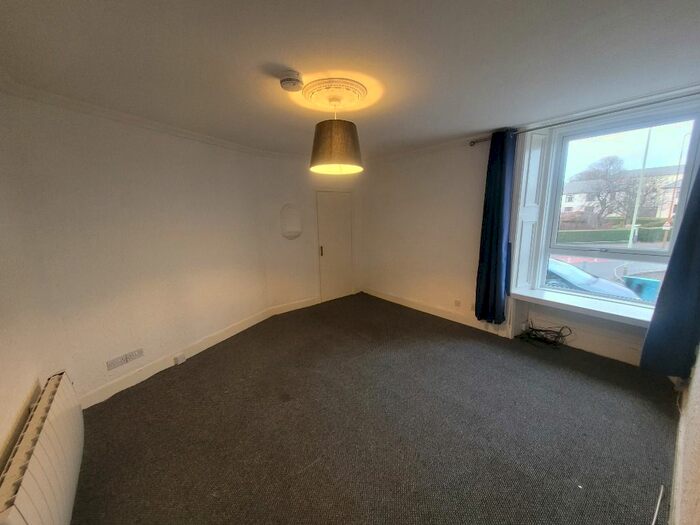 1 Bedroom Flat To Rent In Strathmartine Road, Coldside, Dundee, DD3