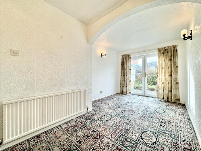 2 Bedroom Semi-Detached House For Sale In Lyndon Avenue, Garforth, LS25