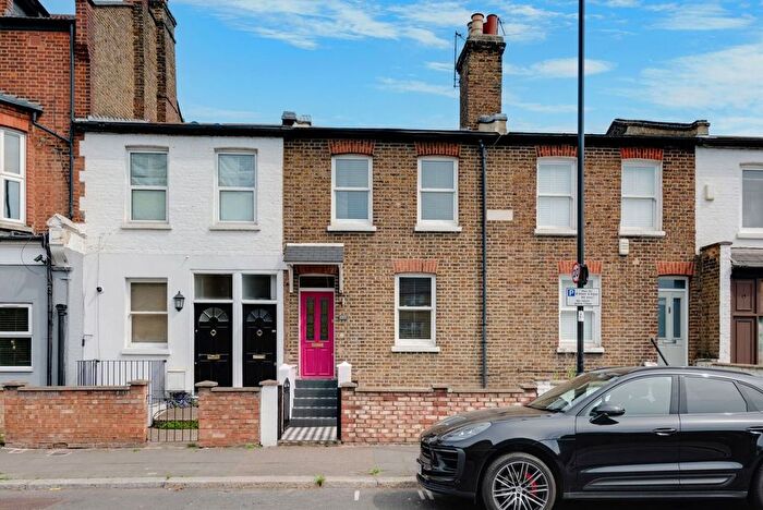 3 Bedroom Property To Rent In Acton Lane, Chiswick, W4