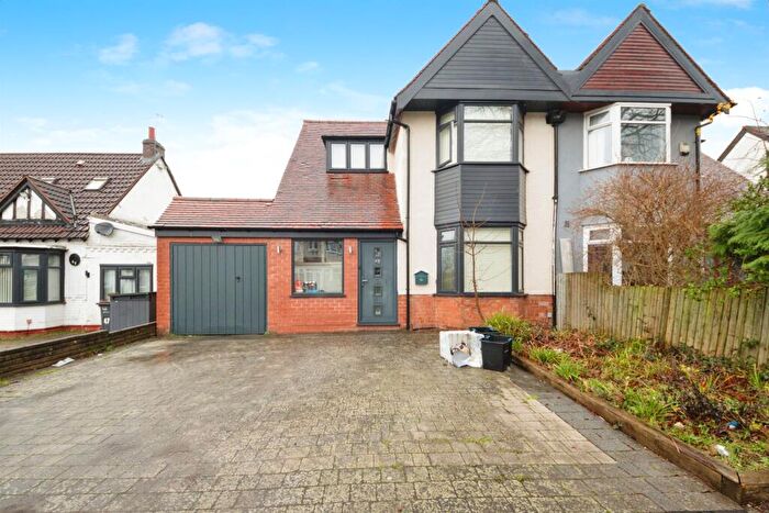 3 Bedroom Semi Detached House For Sale In Etwall Road, Birmingham, B28