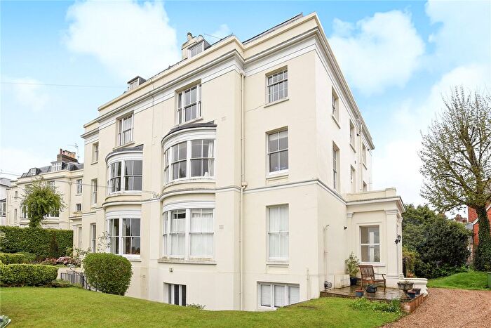 4 Bedroom Flat To Rent In Grove Hill Gardens, Tunbridge Wells, Kent, TN1