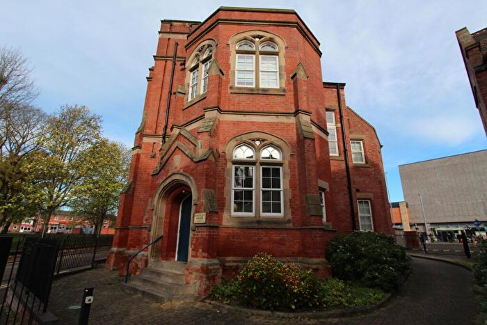 2 Bedroom Flat To Rent In The Manor Centre Church Street, Beeston, NG9
