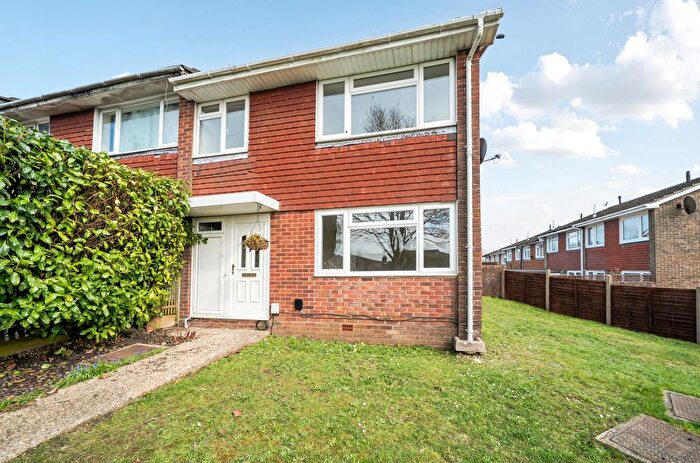 3 Bedroom End Terrace House For Sale In Blackheath Road, Farnham, Surrey, GU9