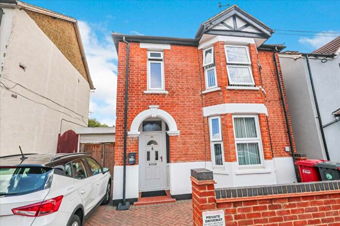 3 Bedroom Detached House For Sale In King Edward Street, Slough, SL1