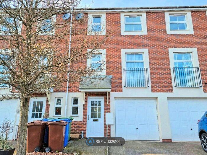 3 Bedroom Terraced House To Rent In Railway View, Hednesford, Cannock, WS12
