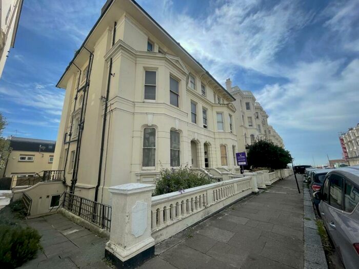 1 Bedroom Flat To Rent In St Aubyns, Hove, East Sussex, BN3