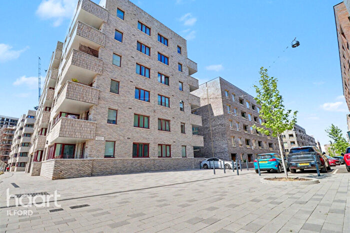 3 Bedroom Apartment To Rent In Kings Hill, Barking, IG11