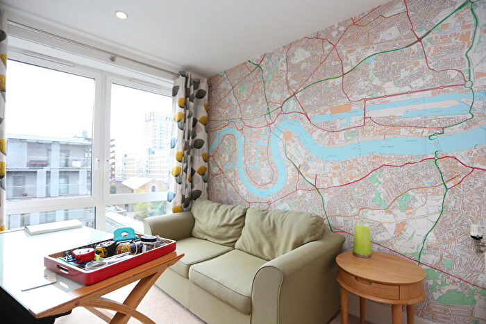 2 Bedroom Flat For Sale In Major Draper Street, London, SE18