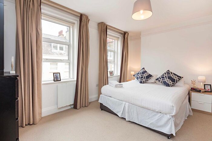 2 Bedroom Flat To Rent In Picton Place, London, W1U