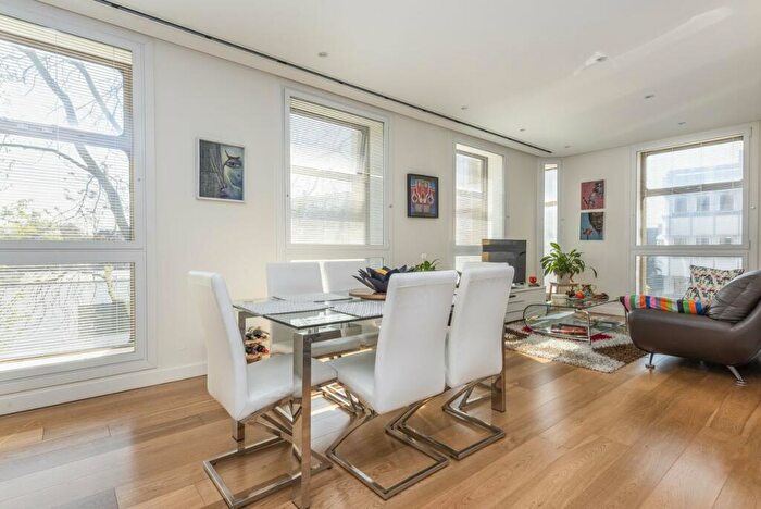 2 Bedroom Apartment To Rent In Highbury Crescent, Highbury, London, N5