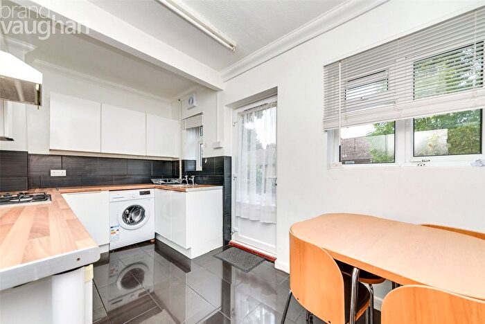 3 Bedroom Semi Detached House To Rent In Colbourne Avenue, Brighton, BN2