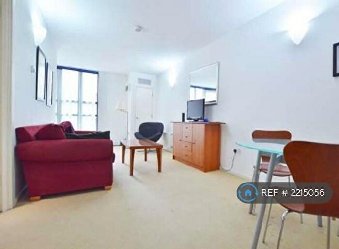 2 Bedroom Flat To Rent In Plaistow Road, Plaistow, E13
