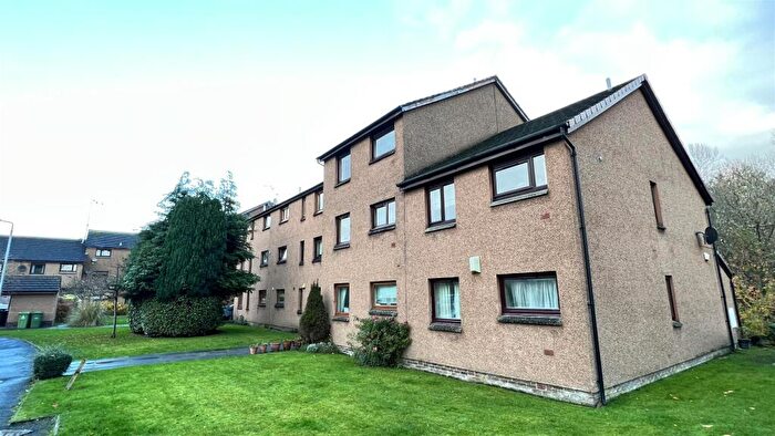 2 Bedroom Flat To Rent In Fortingall Place, Glasgow, G12