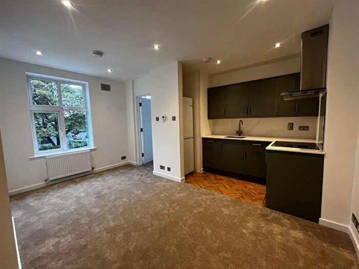 2 Bedroom Flat To Rent In Brixton Hill, London, SW2