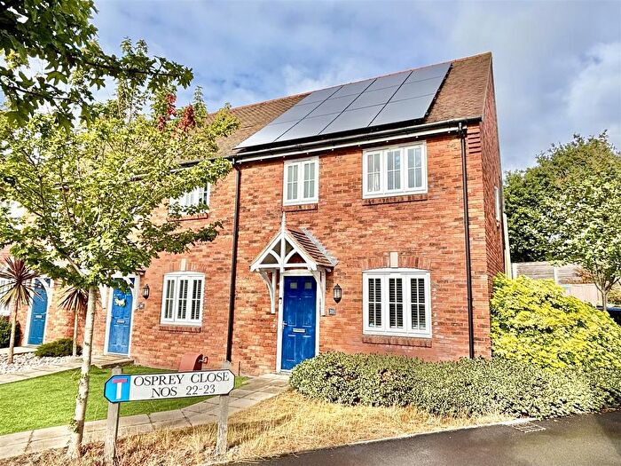 3 Bedroom End Of Terrace House For Sale In Osprey Close, Upton, BH16