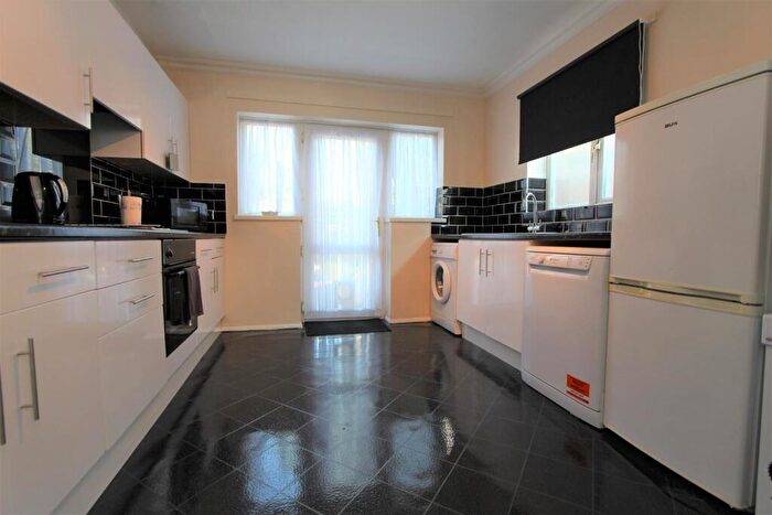 3 Bedroom Semi-Detached House To Rent In Partridge Mead, Banstead, SM7