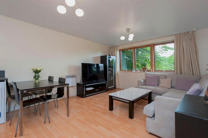 2 Bedroom Flat To Rent In Meath Crescent, Bethnal Green, London, E2