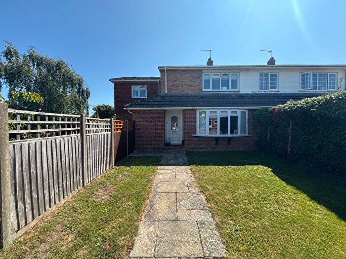 4 Bedroom Semi-detached House For Sale In Staplehurst, Kent, TN12