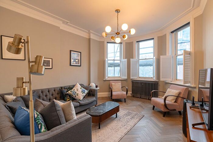2 Bedroom Flat To Rent In Sloane Court East, Chelsea, SW3
