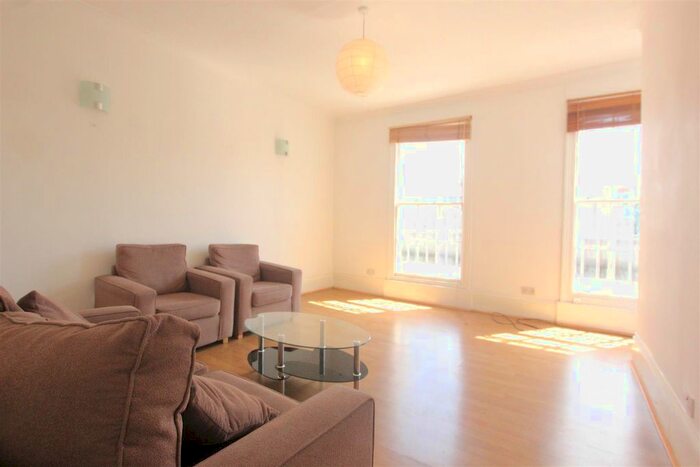 3 Bedroom Property To Rent In Southgate Road, Islington, N1