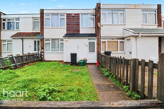 3 Bedroom Terraced House For Sale In Robin Way, Orpington, BR5