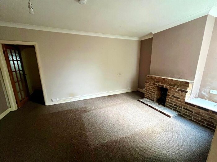 1 Bedroom Flat For Sale In Frimley Road, Camberley, Surrey, GU15