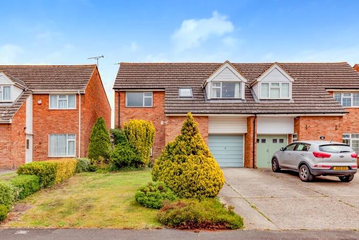 4 Bedroom Semi-Detached House To Rent In Binning Close, Drayton, Abingdon OX14