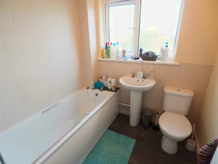 6 Bedroom End Of Terrace House To Rent In Stanway Close, Bath, BA2