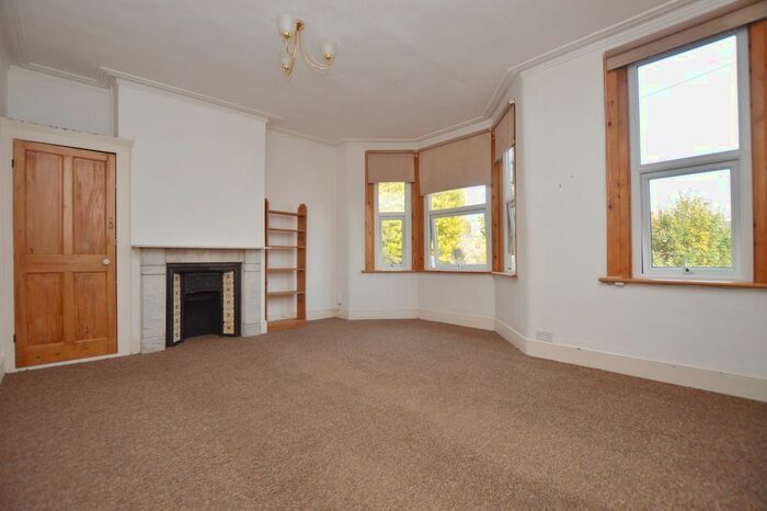 2 Bedroom Flat To Rent In Kings Road, Leytonstone, E11