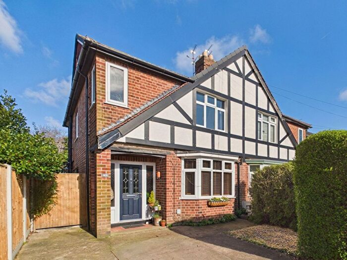 4 Bedroom Semi Detached House For Sale In Kenrick Road, Mapperley, Nottingham, NG3