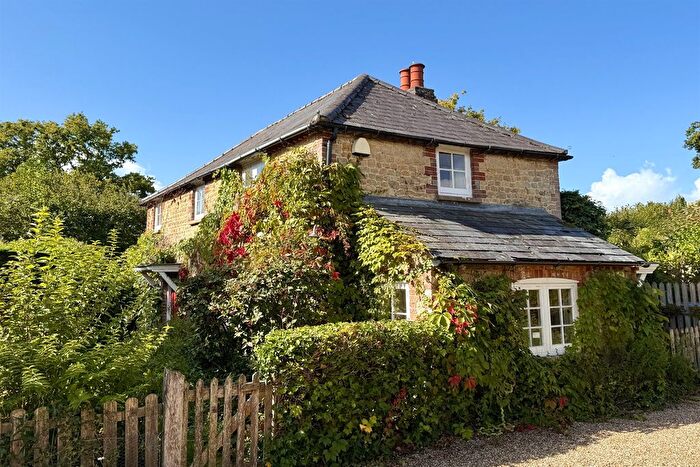 2 Bedroom Country House For Sale In Stream Lane, Nutbourne, West Sussex, RH20