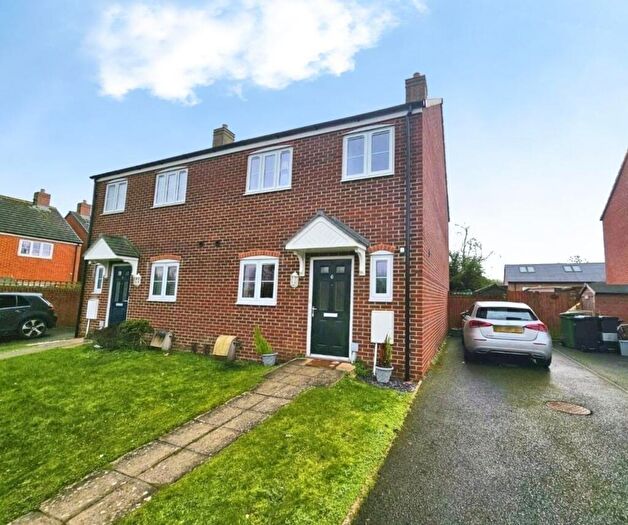 3 Bedroom Semi-Detached House For Sale In Barton Field, Cambridge, Gloucester, GL2