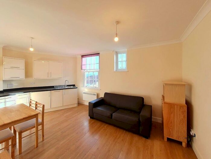 1 Bedroom Flat To Rent In Palace View, High Street, Watford, WD17