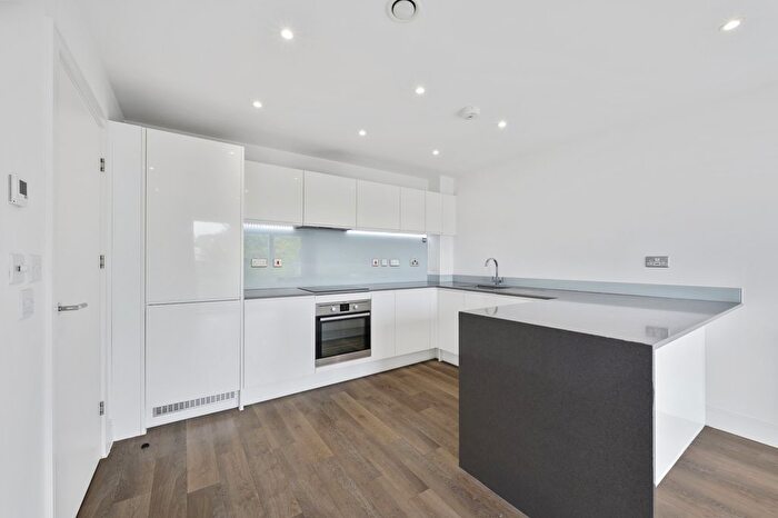 1 Bedroom Flat To Rent In Hartfield Road, SW19