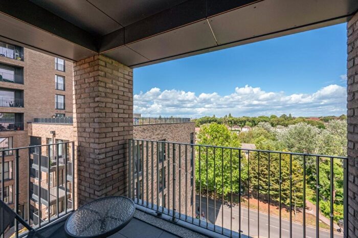 1 Bedroom Apartment For Sale In Haverley Street, London, SE26