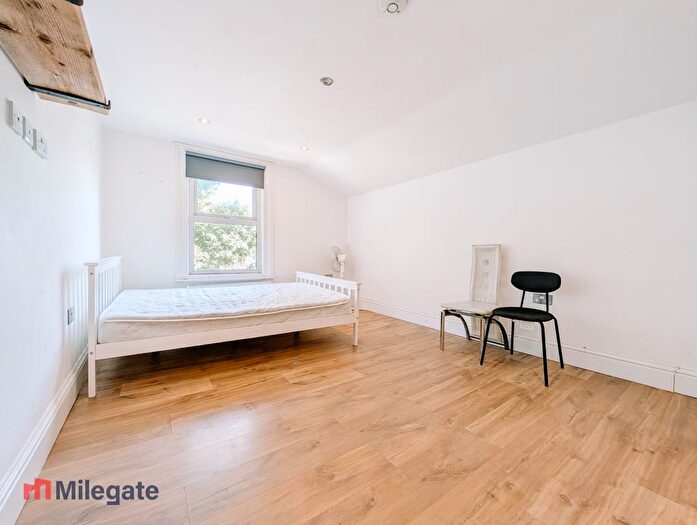 Studio To Rent In Filey Avenue, Hackney, N16