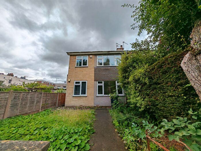 5 Bedroom House To Rent In Cothamside, BS6