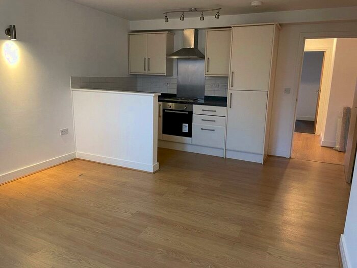 2 Bedroom Flat To Rent In Shakespeare Street, Coventry, West Midlands, CV2