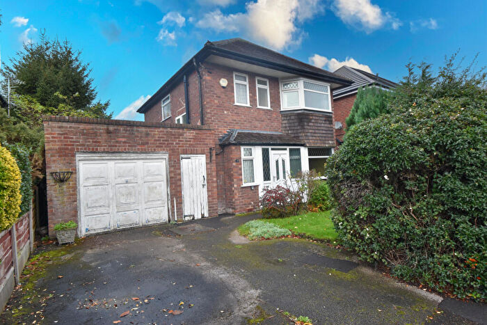 3 Bedroom Detached House For Sale In Calderbank Avenue, Urmston, M41