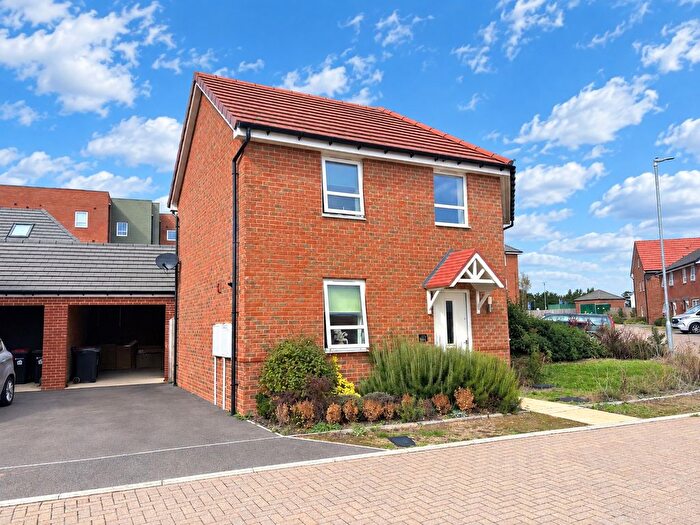 3 Bedroom Semi Detached House To Rent In Nutwood Avenue, Sturry, Canterbury, Kent, CT2