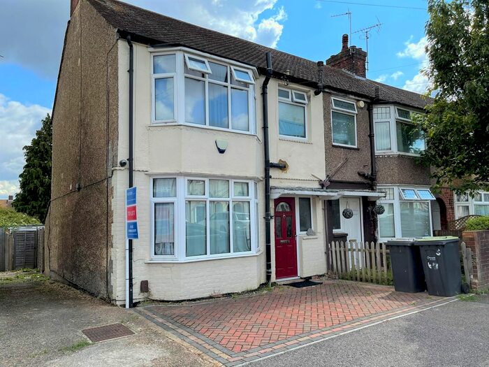 3 Bedroom End Of Terrace House To Rent In Shelley Road, Luton, Beds, LU4