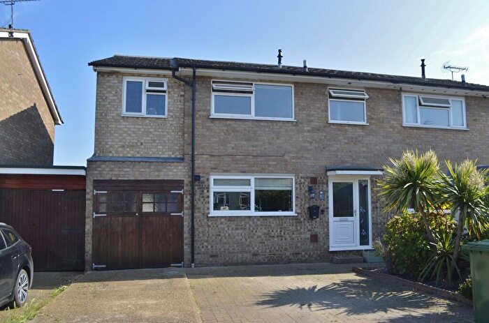 4 Bedroom Semi-Detached House For Sale In Meadowlands, Kirton, IP10