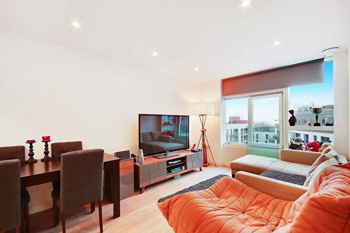 2 Bedroom Flat To Rent In Tennyson Apartments, Saffron Central Square, Croydon, CR0