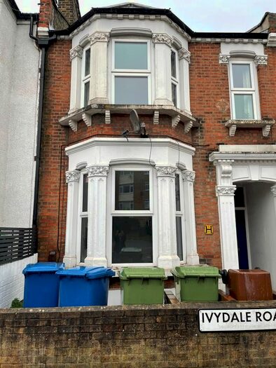 2 Bedroom Flat To Rent In Ivydale Road, Nunhead, SE15