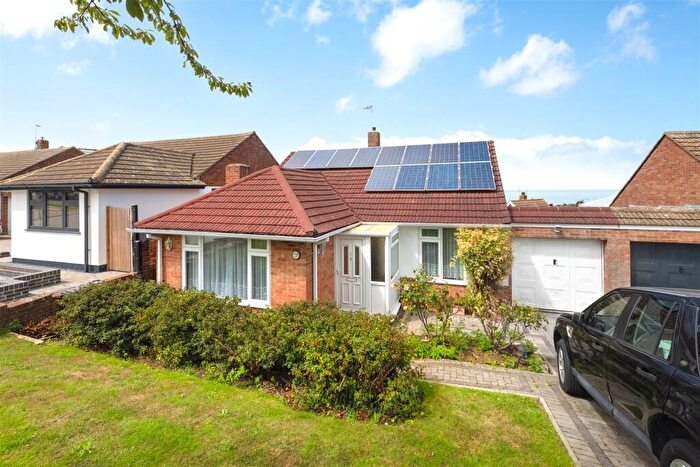 2 Bedroom Detached Bungalow For Sale In Grimthorpe Avenue, Whitstable, CT5