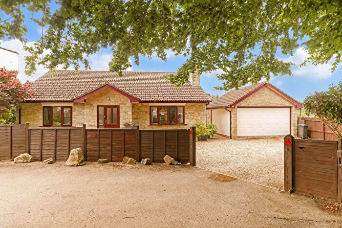 3 Bedroom Detached Bungalow For Sale In The Avenue, Backwell, BS48
