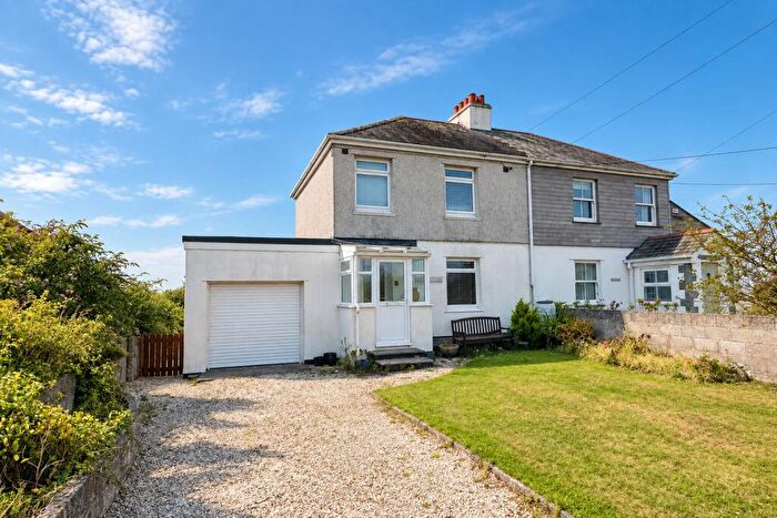 3 Bedroom House For Sale In Meadowside, Windmill, PL28