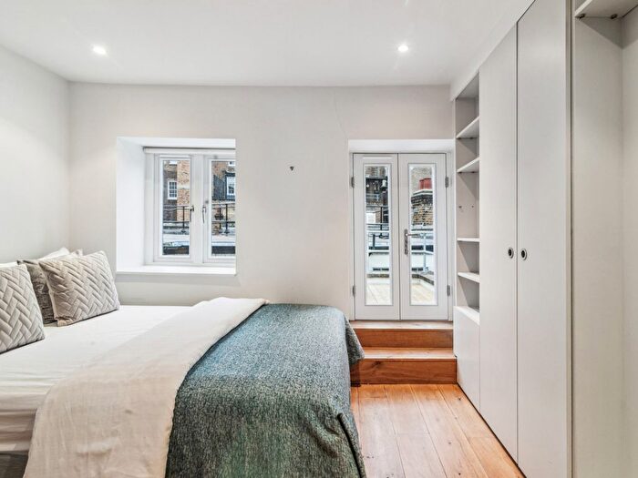 1 Bedroom Flat To Rent In Thayer Street, London, W1U